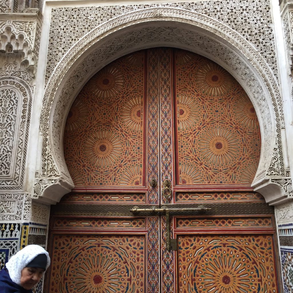 voyage maroc medina fes porte zelliges 