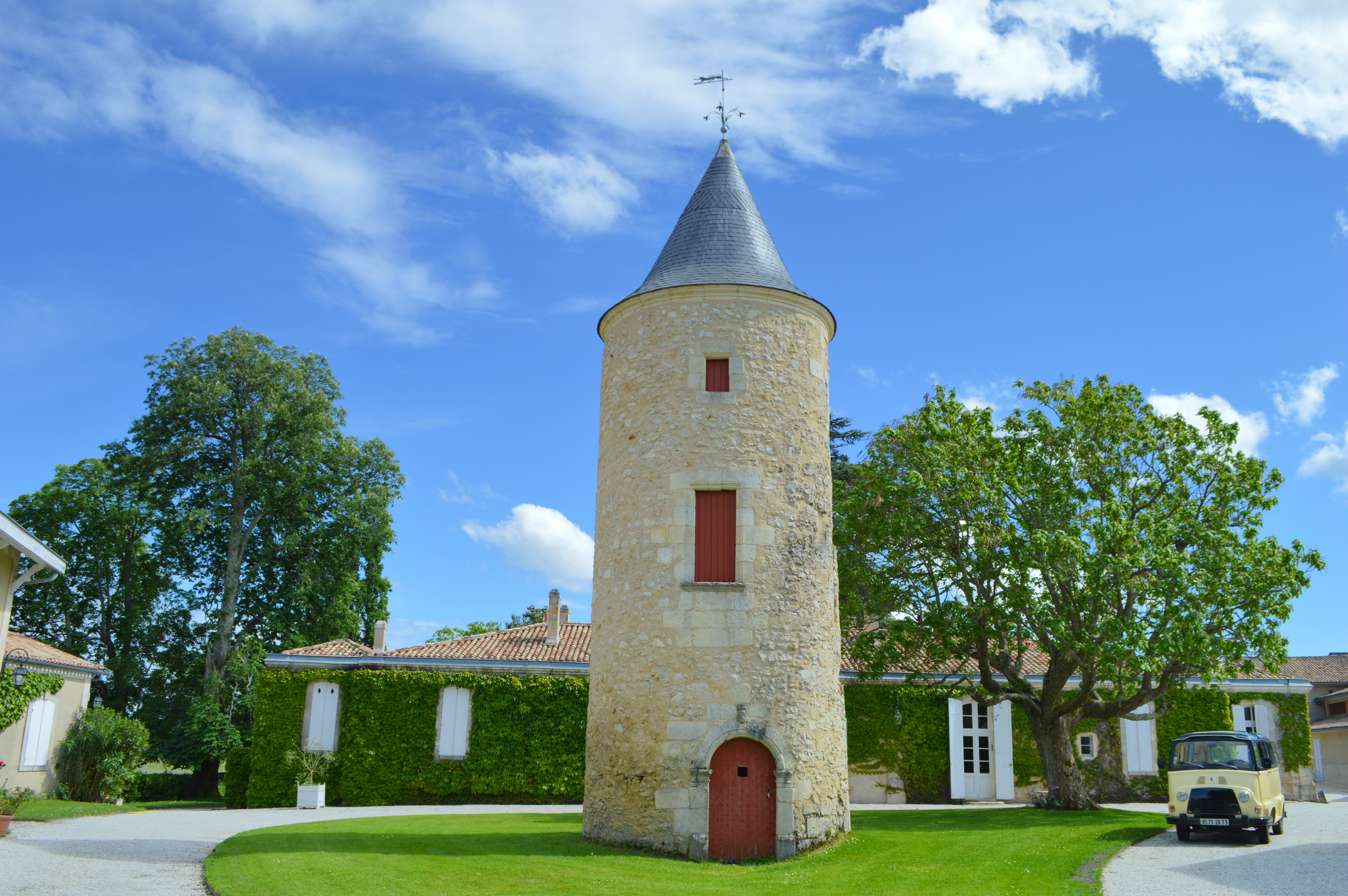 château Latour Martillac - Sur la route des vins de Bordeaux en Graves et Sauternes 