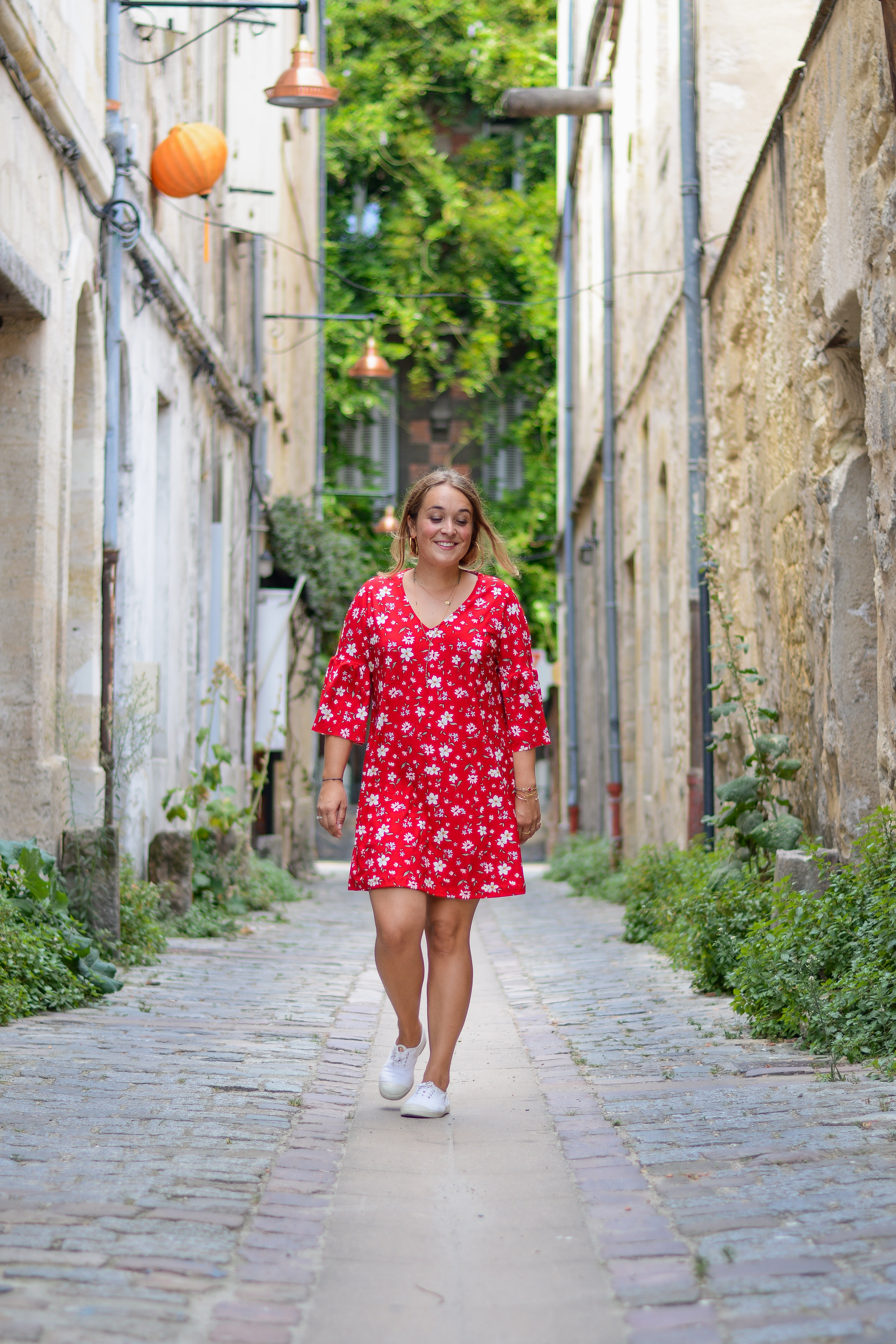 blog mode Bordeaux robe rouge à fleurs Mango - Camille In Bordeaux