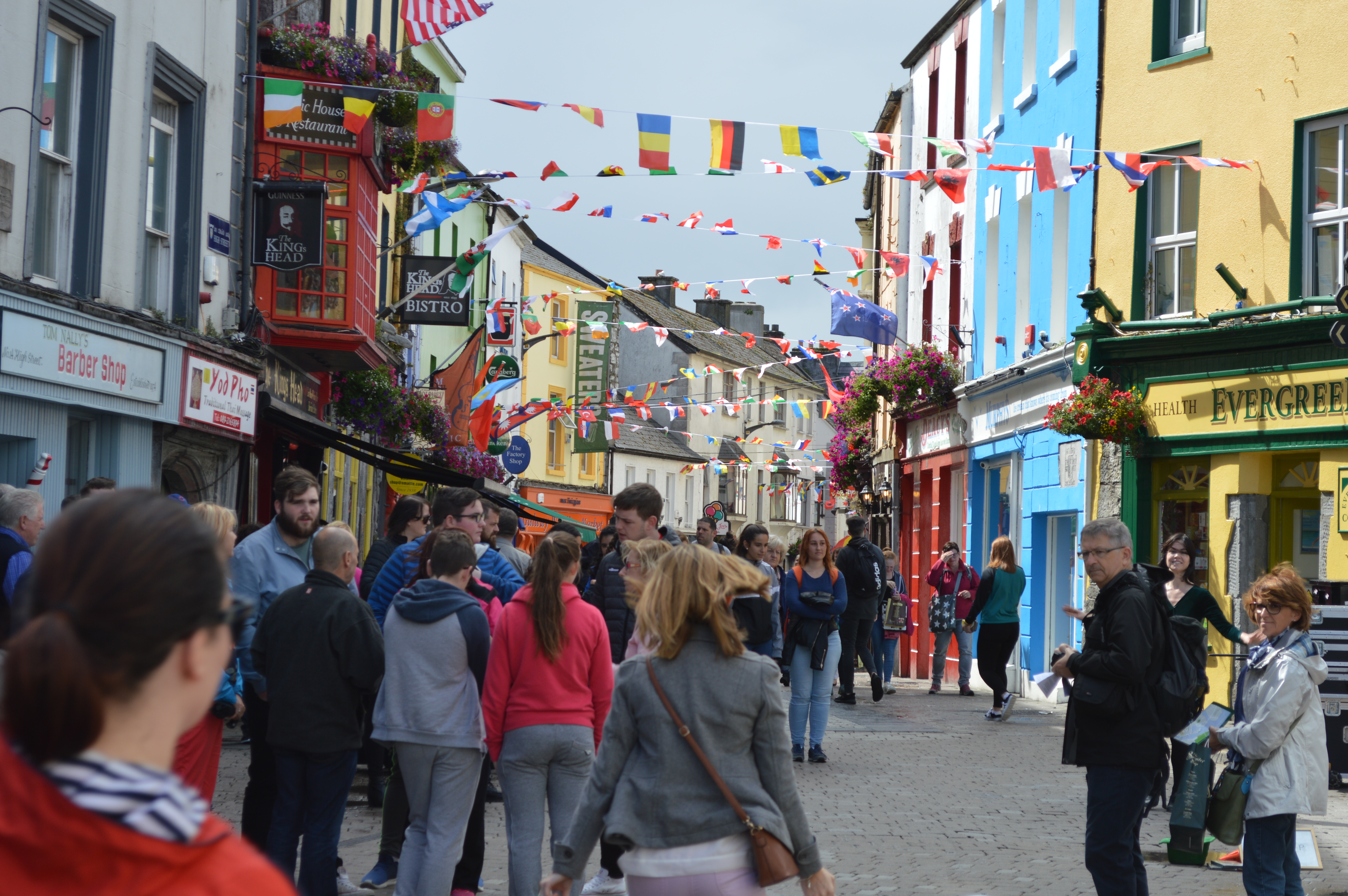 market street Galway - blog Camille In Bordeaux