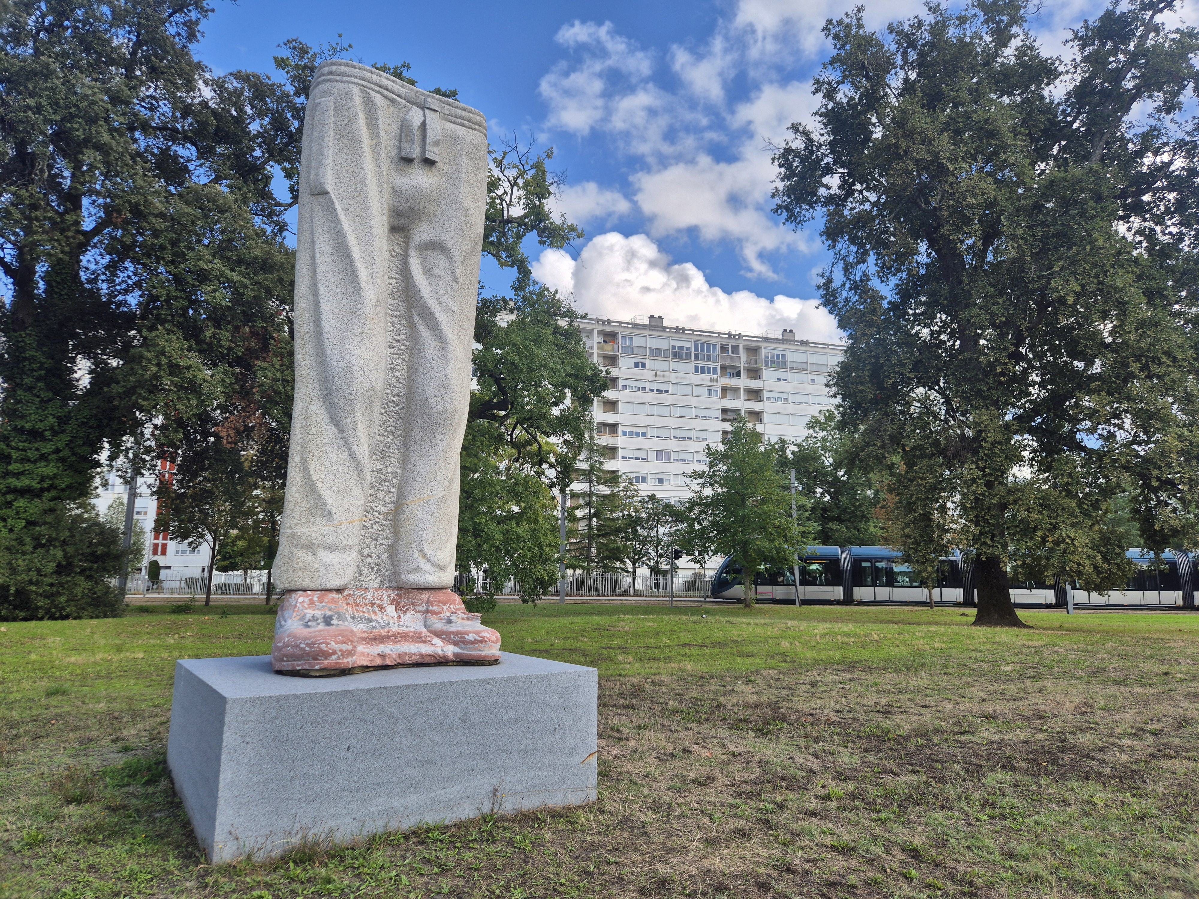 Pantalon de jogging et mocassins à pampilles Bordeaux Métropole
